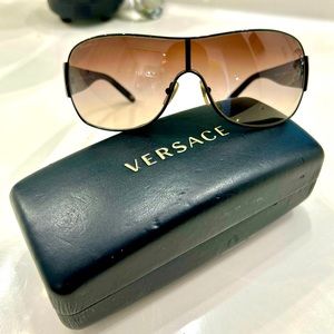😎VERSACE Shades 🕶️Pre-Owned🕶️with VERSACE Case 🕶️😎